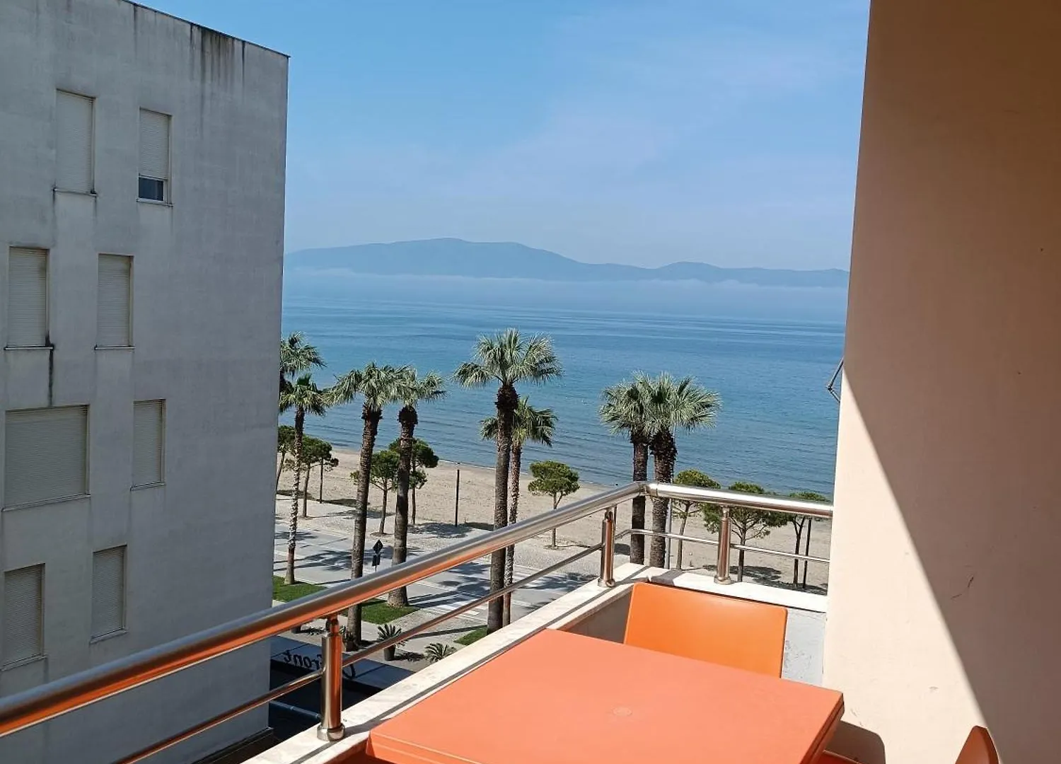Beachfront Studio 4 By Vlora Office